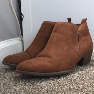 brown booties (suede)